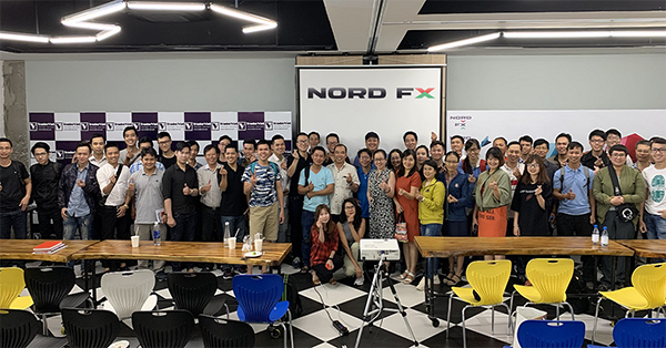 Nhà giao dịch thành công song hành với Nhà môi giới thành công.  NordFX chia sẻ chuyên môn của mình với các nhà giao dịch ở Việt Nam và hơn thế nữa1